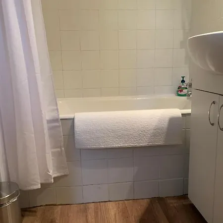 Semesterbostad Velencei Vadregenyes Vendeghaz