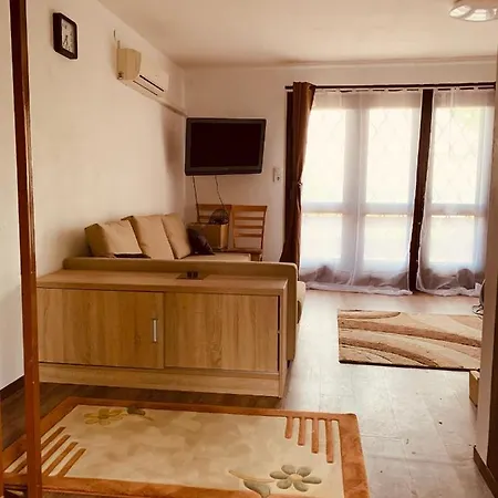 Velencei Vadregenyes Vendeghaz 韦伦采