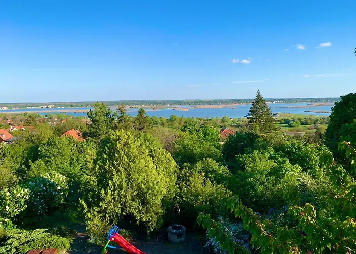 Velencei Vadregenyes Vendeghaz בית נופש *