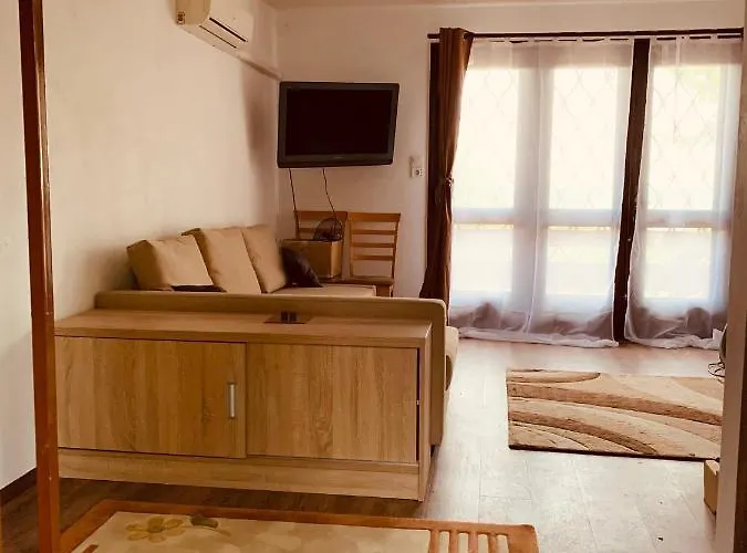 Velencei Vadregenyes Vendeghaz ולנצה